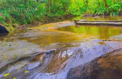 Sitio para locação anual no Condomínio Parque Caiubura em bertioga a 8 km do centro de Bertioga.