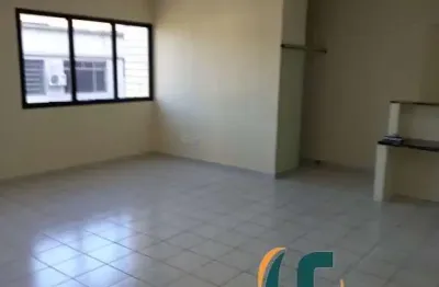 Sala comercial à venda na vila mathias, santos ? 48m², vaga, copa e banheiro. localização estratégica entre canal 3 e ana costa. aceita permuta!