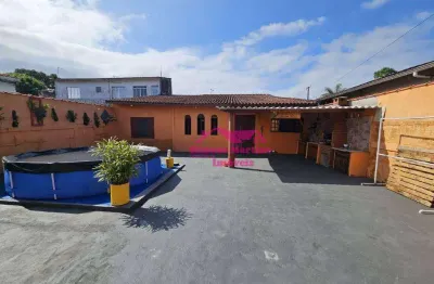 Casa em lote inteiro com 02 dormitórios à venda na praia de mongaguá