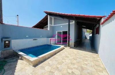 Casa com amplo espaço de quintal lado praia à venda em mongaguá