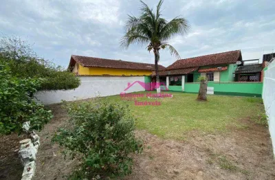 Casa em lote inteiro á venda na praia de mongaguá em localização privilegiada
