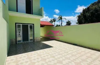 Sobrado novo com 03 quartos e piscina á venda na praia de mongaguá