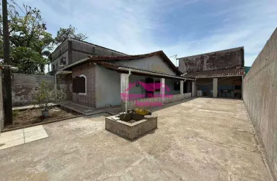 Casa em lote inteiro em localização privilegiada na praia de mongaguá