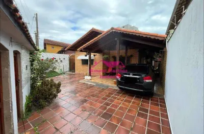 Casa á venda em lote inteiro isolada localizada lado praia na cidade de mongaguá