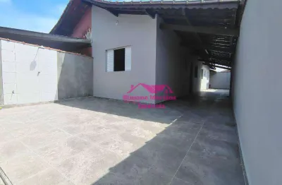 Casa revitalizada á venda na praia de mongaguá em localização privilegiada