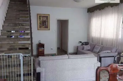 Excelente sobrado próximo à praia - ideal para residência ou comércio!