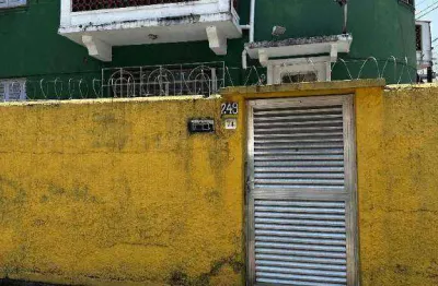 Ótima sobrado de esquina todo isolado para fins comerciais bem localizada .