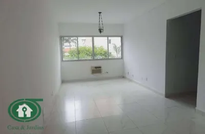 Apartamento no gonzaga em santos/sp. dois dormitórios, sendo uma suíte.