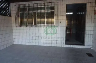 Casa tipo sobrado com 4 dormitórios, 1 suíte e 02 vagas