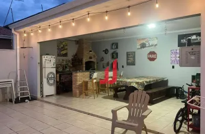 Casa com 3 dormitórios sendo 2 suítes  à venda, 220 m² por R$ 790.000 - Jardim Simus - Sorocaba/SP