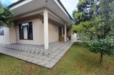 Casa com 3 quartos para alugar na Rua Ernesto Hasselmann, 302, Vila Nova, Araucária