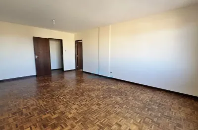 Apartamento com 148m2 privativos, oportunidade para retrofit