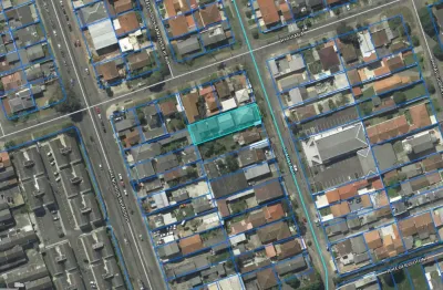 Terreno com 5 casas com potencial de construção para 4 andares