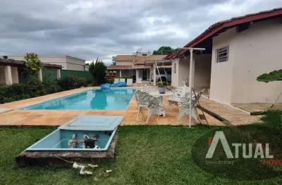 Linda casa em jarinu, com excelente conforto e localização.