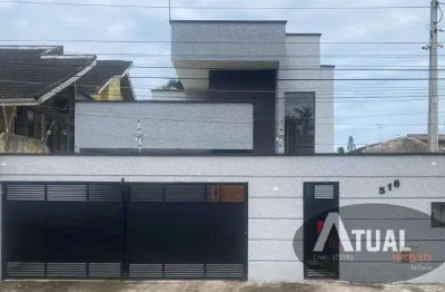 Casa a venda  no centro de peruíbe litoral sul a 80 mts do mar.