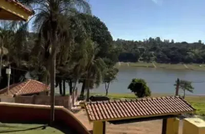 Chácara a venda com acesso para represa em condomínio piracaia.