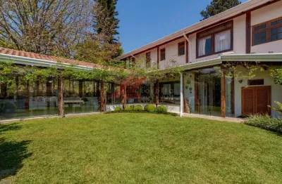 Linda casa em condomínio à venda em barueri-sp - bairro morada dos pássaros: 4 quartos, 2 suítes, 5 banheiros, 6 vagas, 1.120 m².
