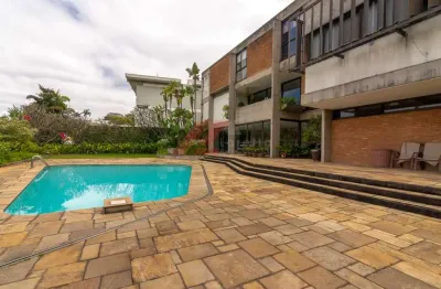 Casa de luxo para locação em pacaembu, são paulo-sp: 4 quartos, 4 suítes, 3 salas, 6 banheiros, 8 vagas, 885,30 m².