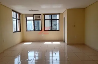 Sala comercial à venda na Rua Américo Brasiliense, 1572, Chácara Santo Antônio, São Paulo