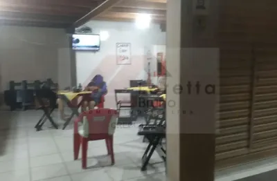 Ponto comercial ideal para bar ou lanchonete - 56 m² - 2 banheiros, mezanino de madeira (em todo o ponto)