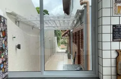 Casa assobrada de 500m² em horto florestal - 3 suítes e 3 vagas (aceita permuta em ilhabela)