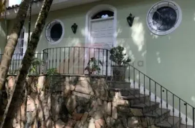 Imperdível casa de luxo com 5 quartos e 4 suítes no fazenda morumbi, são paulo-sp! 400m² de área e 4 vagas de garagem.