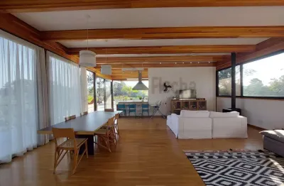 Confira essa casa dentro de condomínio em são roque - 9 dormitórios sendo 4 suítes e 10 vagas