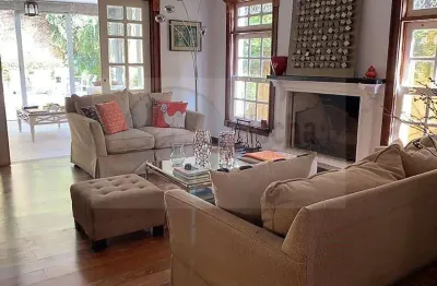 Jardim leonor 550 m² - casa em rua fechada - 4 amplas suítes 4 vagas.