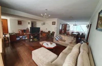 Excelente apartamento, totalmente reformado, 182,40m² - 4 dormitórios (sendo 1 suíte) e 2 vagas.