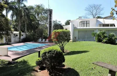 Luxuosa mansão em condomínio na chácara de la rocca, carapicuíba-sp: 5 quartos, 5 suítes, 5 salas, 8 banheiros, 4 vagas, 804m².