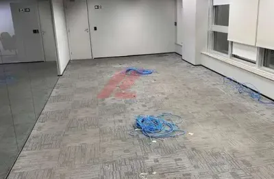 Sala Comercial de Alto Padrão para Locação no Itaim Bibi - São Paulo-SP: 4 Salas, 4 Banheiros, 9 Vagas, 459 m²