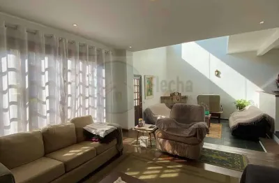 Casa em condomínio fechado com 4 quartos à venda na Avenida Estácio de Sá, 407, São Paulo II, Cotia, 304 m2 por R$ 1.500.000