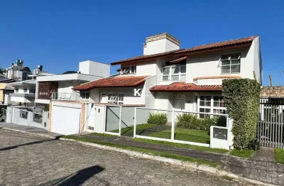 Casa com 3 quartos à venda na rua doutor celso nicodemus lopes, --, joão paulo, florianópolis por r$ 3.100.000