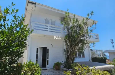Casa com 3 quartos à venda na rua papa joão xxiii, --, coqueiros, florianópolis por r$ 2.350.000