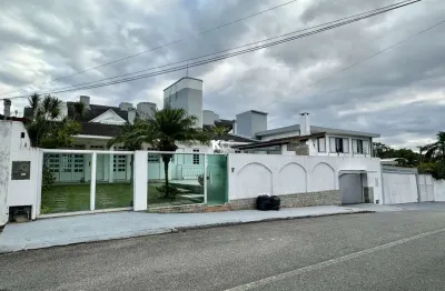 Casa com 5 quartos para alugar na rua senador milton campos, --, coqueiros, florianópolis por r$ 10.000