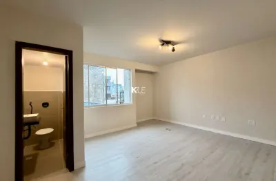 Sala comercial para alugar na Rua Fúlvio Aducci, --, Estreito, Florianópolis por R$ 950