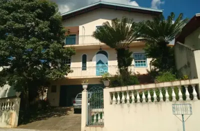 Sobrado à venda em serra negra, centro, com 5 quartos, com 400 m²