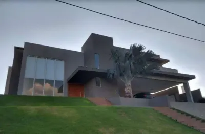 Casa com 5 quartos à venda no condomínio villa lombarda em valinhos-sp.