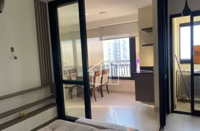 Apto 45m², 1 suíte, varanda com vidros e persianas, andar alto, mobiliado