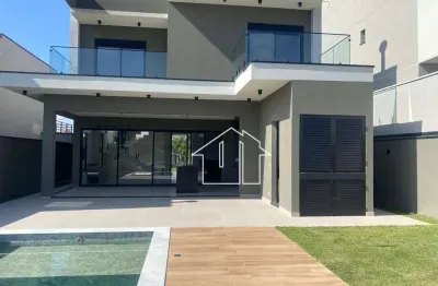 Casa cond, verana, 235m², 3 suítes, piscina, quintal gramado, 4 vagas