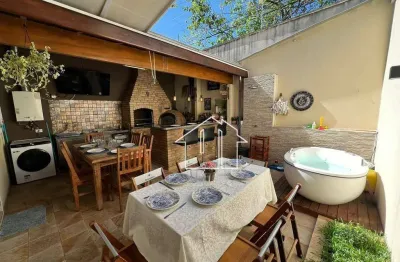 Casa com 3 dormitórios à venda, 130 m² por R$ 990.000,00 - Jardim das Indústrias - São José dos Campos/SP