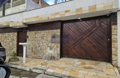Imperdível casa à venda em itanhaém-sp, centro: 4 quartos, 2 suítes, sala, banheiro, garagem e 300m² de área!