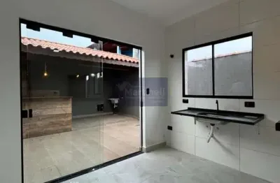 Imperdível casa à venda em itanhaém-sp, bairro tupy: 2 quartos, 1 suíte, 1 sala, 2 banheiros, 2 vagas, 63m² de área