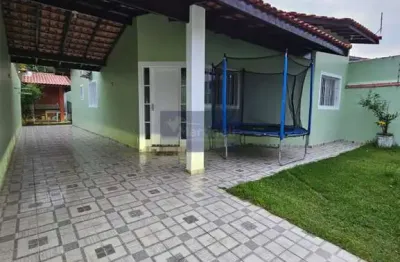 Casa à venda em itanhaém-sp, bairro jamaica: 3 quartos, 1 suíte, 1 sala, 2 banheiros, 4 vagas de garagem, 104m².