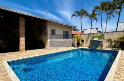 Imperdível casa à venda em itanhaém-sp, bairro cibratel 2! 3 quartos, 2 suítes, 3 banheiros, 4 vagas de garagem, 149m².