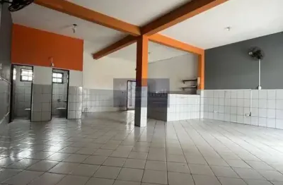 Salão comercial para locação em itanhaém-sp, bairro cibratel ii: 2 banheiros, 80m² de área!