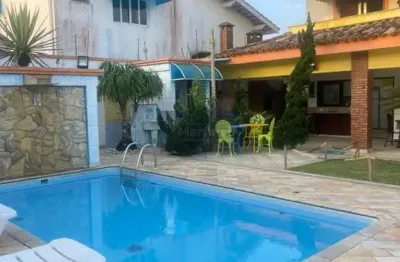 Imóvel de luxo à venda em itanhaém-sp: casa com 4 suítes, 4 quartos, 2 banheiros, 1 sala e 300m² de área no bairro cibratel.