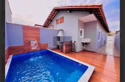 Casa com 2 quartos à venda no Balneário Tupy, Itanhaém  por R$ 360.000