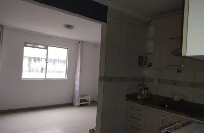 Apartamento térreo com cozinha planejada, localizado na entrada da cidade tiradentes!
