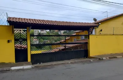 Vendo sobrado de condomínio, proporcionando toda o conforto e segurança que sua família merece!